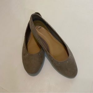 Gap tan shoes size 8